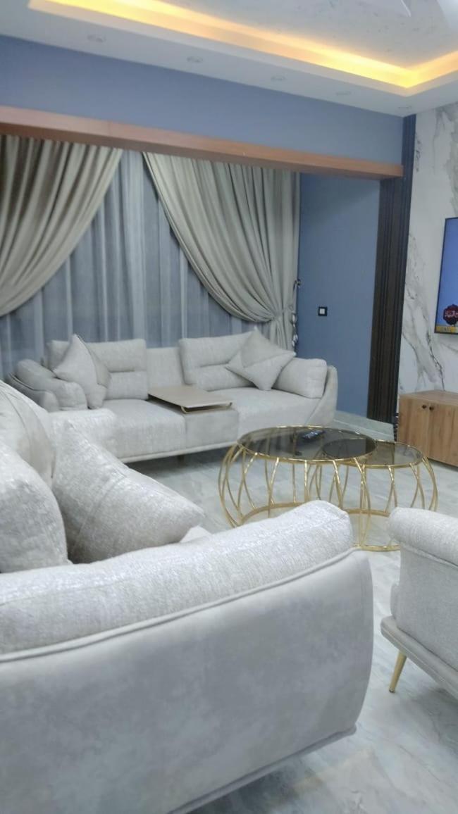 Apartment Fully Furnished In Front Of Stars Cairo