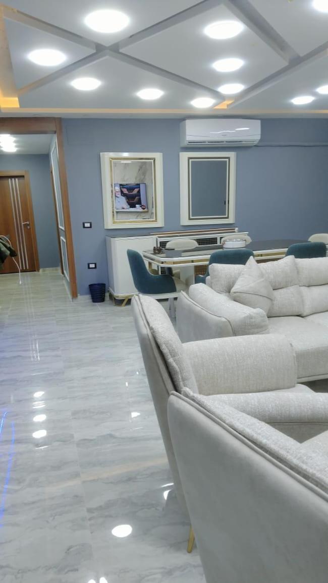 Fully Furnished In Front Of Stars Apartment *